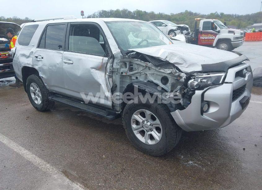 2017 Toyota 4runner SR5 PREMIUM (VIN JTEBU5JR3H5433541) main photo