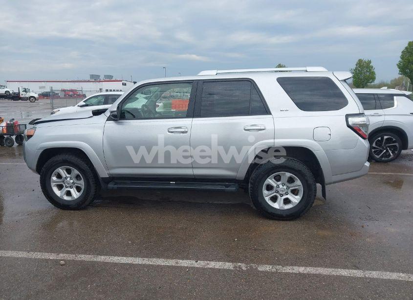 Photo 14 of 2017 Toyota 4runner SR5 PREMIUM (VIN JTEBU5JR3H5433541)