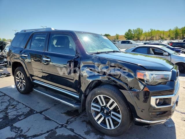 Photo 2 of 2018 TOYOTA 4RUNNER SR5/SR5 PREMIUM (VIN JTEBU5JR3J5491476)