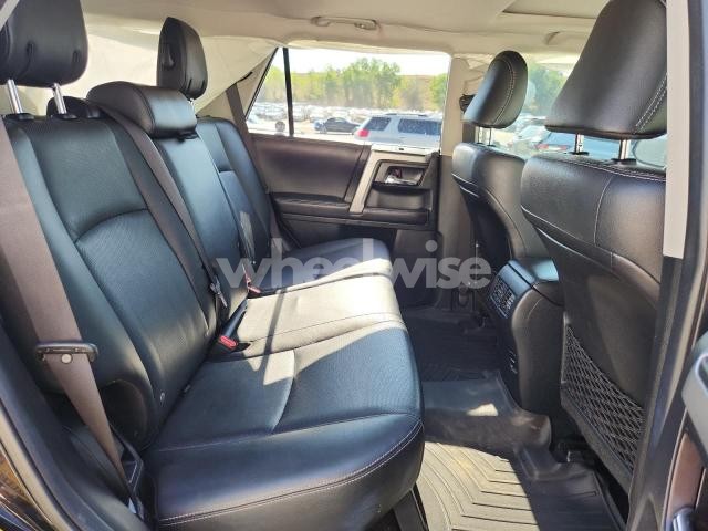 Photo 8 of 2018 TOYOTA 4RUNNER SR5/SR5 PREMIUM (VIN JTEBU5JR3J5491476)