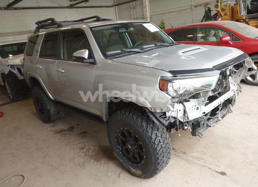 2018 Toyota 4runner TRD OFF ROAD PREMIUM (VIN JTEBU5JR3J5511337) main photo