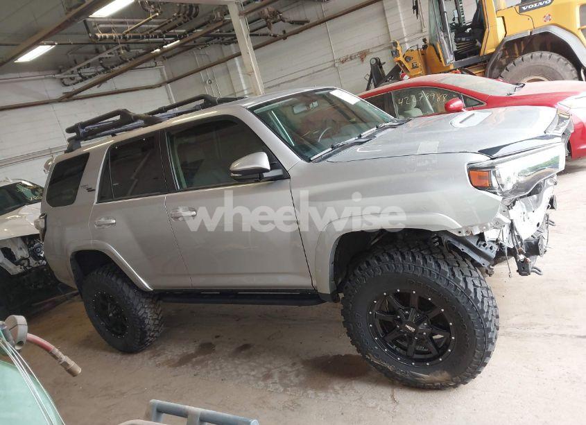 Photo 13 of 2018 Toyota 4runner TRD OFF ROAD PREMIUM (VIN JTEBU5JR3J5511337)