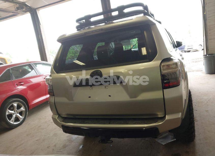 Photo 16 of 2018 Toyota 4runner TRD OFF ROAD PREMIUM (VIN JTEBU5JR3J5511337)