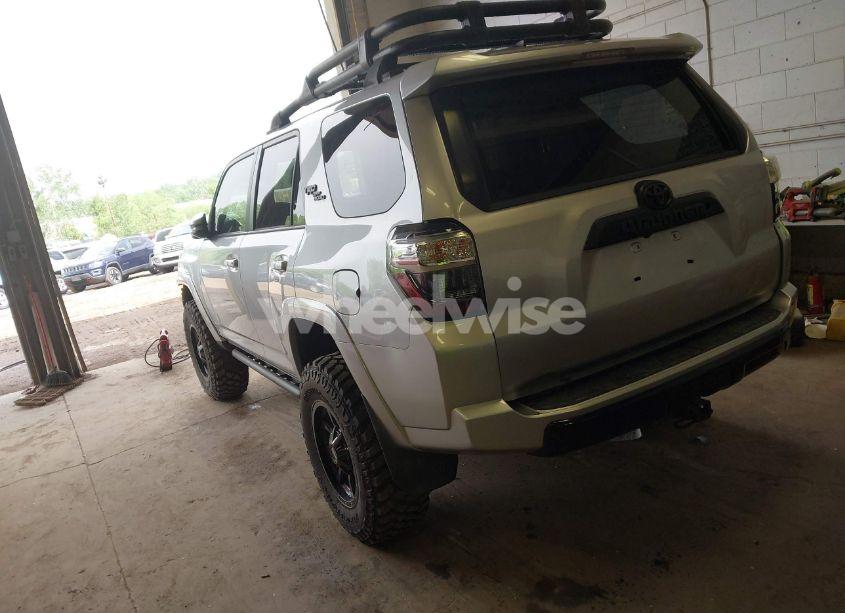 Photo 3 of 2018 Toyota 4runner TRD OFF ROAD PREMIUM (VIN JTEBU5JR3J5511337)