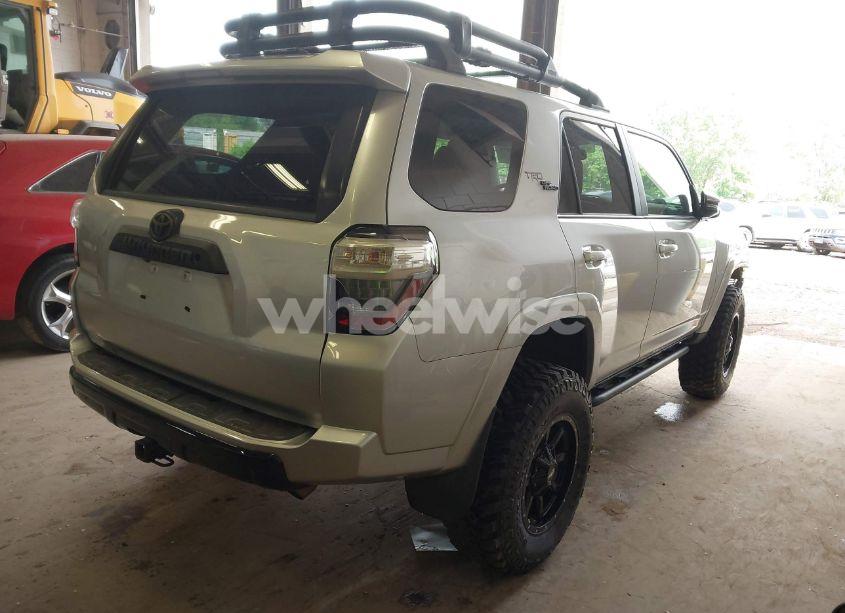 Photo 4 of 2018 Toyota 4runner TRD OFF ROAD PREMIUM (VIN JTEBU5JR3J5511337)