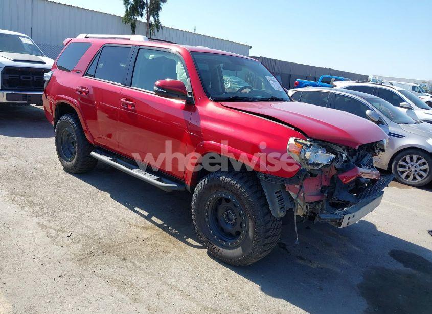 2018 Toyota 4runner SR5 PREMIUM (VIN JTEBU5JR3J5588273) main photo
