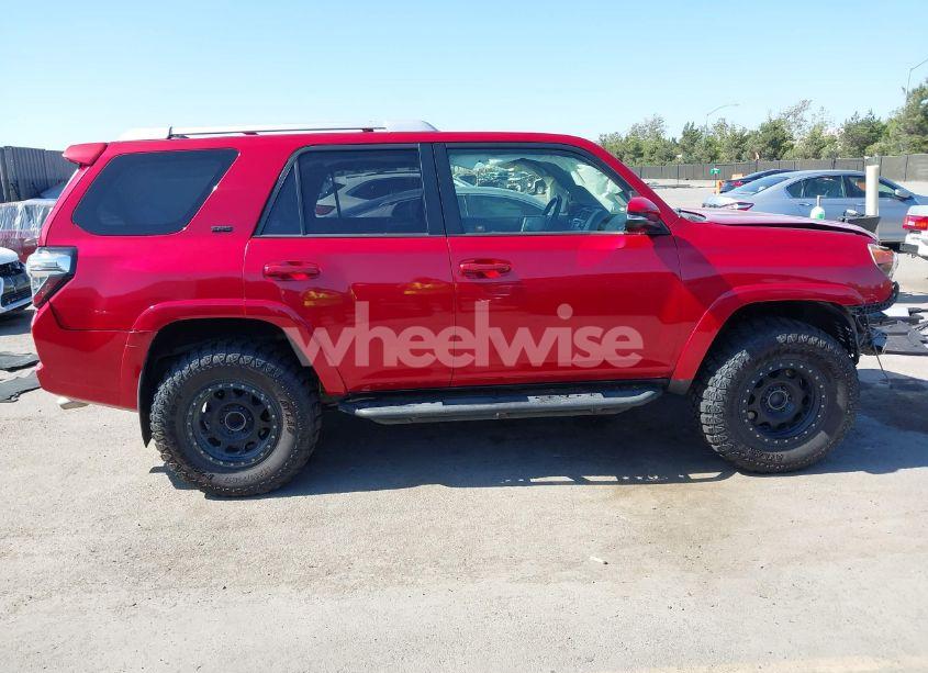Photo 13 of 2018 Toyota 4runner SR5 PREMIUM (VIN JTEBU5JR3J5588273)