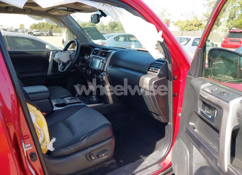 Photo 5 of 2018 Toyota 4runner SR5 PREMIUM (VIN JTEBU5JR3J5588273)