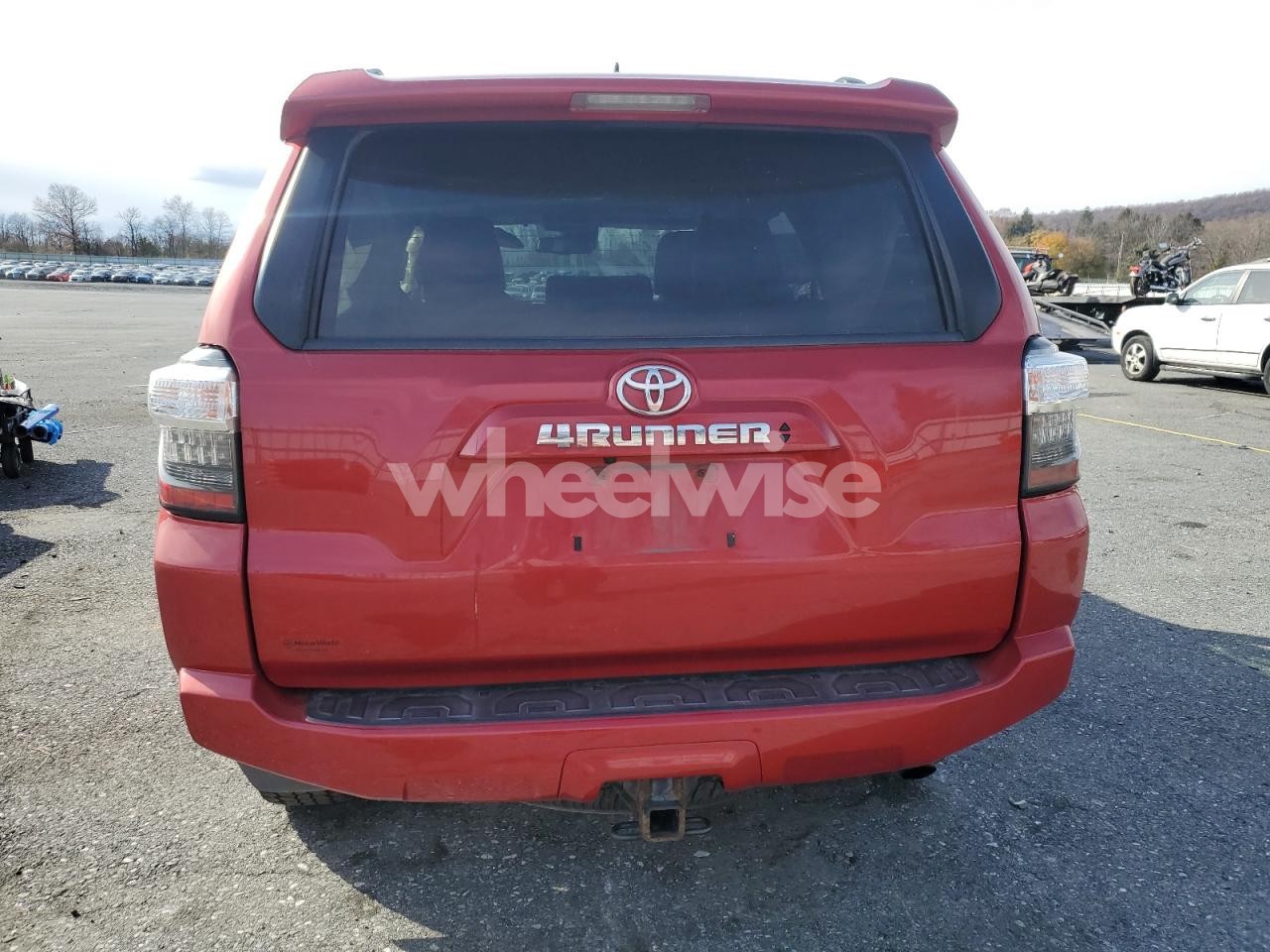 Photo 6 of 2020 TOYOTA 4RUNNER SR5/SR5 PREMIUM (VIN JTEBU5JR3L5770364)