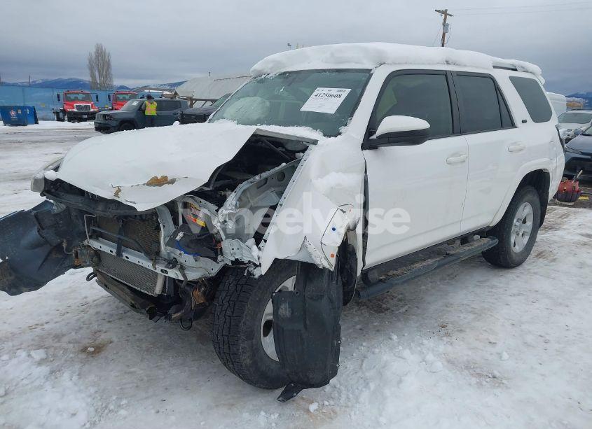 Photo 2 of 2015 Toyota 4runner SR5 (VIN JTEBU5JR4F5218442)