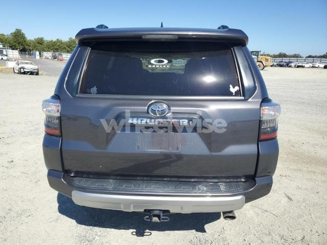 Photo 13 of 2018 TOYOTA 4RUNNER SR5/SR5 PREMIUM (VIN JTEBU5JR4J5518085)