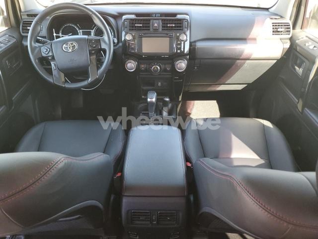 Photo 14 of 2018 TOYOTA 4RUNNER SR5/SR5 PREMIUM (VIN JTEBU5JR4J5518085)