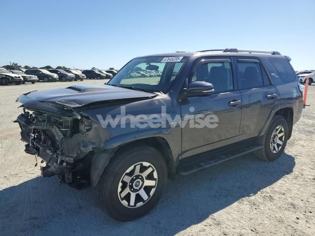 Photo 8 of 2018 TOYOTA 4RUNNER SR5/SR5 PREMIUM (VIN JTEBU5JR4J5518085)
