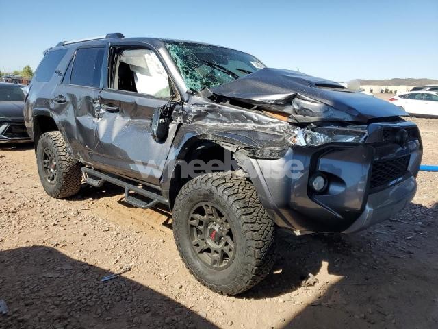 Photo 5 of 2018 TOYOTA 4RUNNER SR5/SR5 PREMIUM (VIN JTEBU5JR4J5521732)