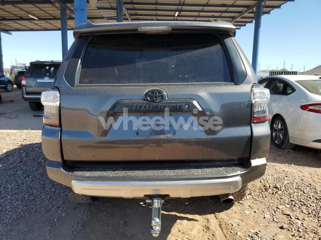 Photo 6 of 2018 TOYOTA 4RUNNER SR5/SR5 PREMIUM (VIN JTEBU5JR4J5521732)