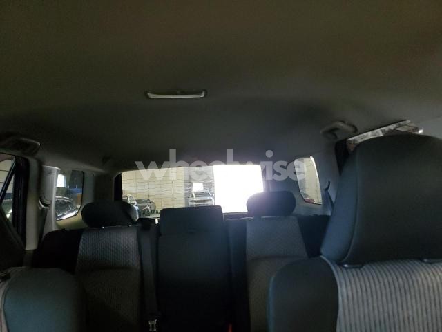 Photo 2 of 2018 TOYOTA 4RUNNER SR5/SR5 PREMIUM (VIN JTEBU5JR4J5582210)