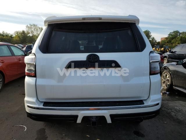 2019 TOYOTA 4RUNNER SR5/SR5 PREMIUM (VIN JTEBU5JR4K5614980) main photo