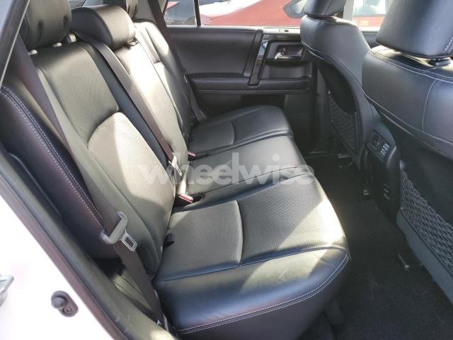 Photo 2 of 2019 TOYOTA 4RUNNER SR5/SR5 PREMIUM (VIN JTEBU5JR4K5614980)