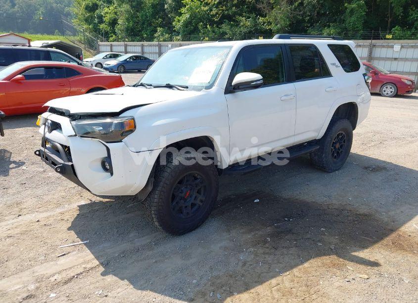 Photo 2 of 2019 Toyota 4runner TRD OFF ROAD PREMIUM (VIN JTEBU5JR4K5659014)