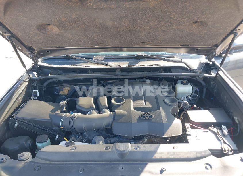 Photo 10 of 2019 Toyota 4runner SR5 (VIN JTEBU5JR4K5676153)