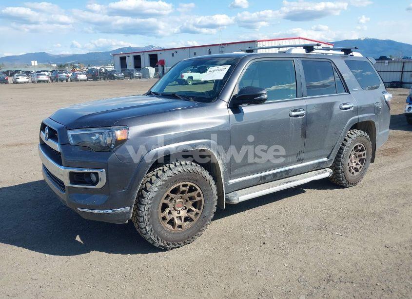 Photo 2 of 2019 Toyota 4runner SR5 (VIN JTEBU5JR4K5676153)