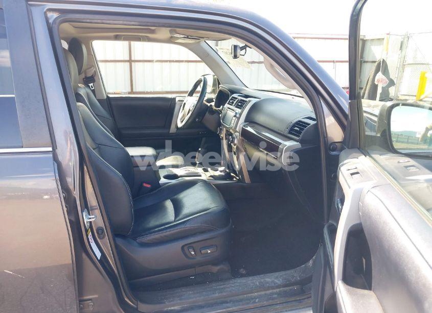 Photo 5 of 2019 Toyota 4runner SR5 (VIN JTEBU5JR4K5676153)