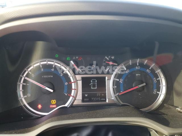 2019 TOYOTA 4RUNNER SR5/SR5 PREMIUM (VIN JTEBU5JR4K5720278) main photo