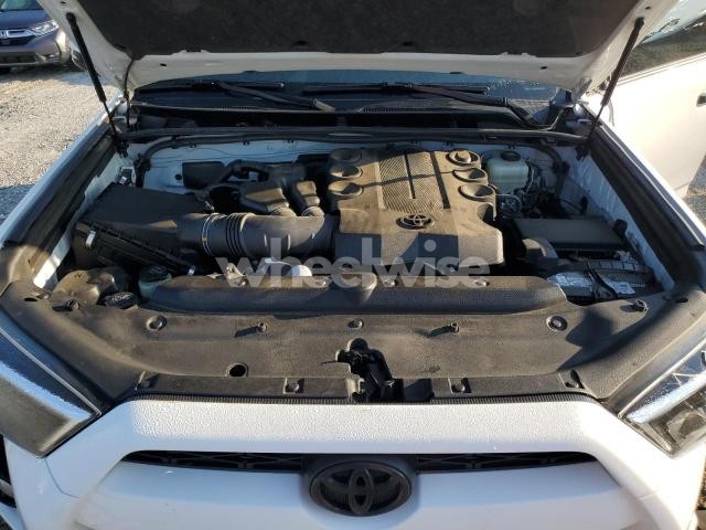 Photo 10 of 2019 TOYOTA 4RUNNER SR5/SR5 PREMIUM (VIN JTEBU5JR4K5720278)
