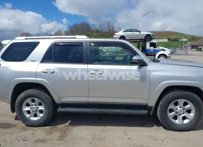 Photo 13 of 2016 Toyota 4runner SR5 PREMIUM (VIN JTEBU5JR5G5345167)