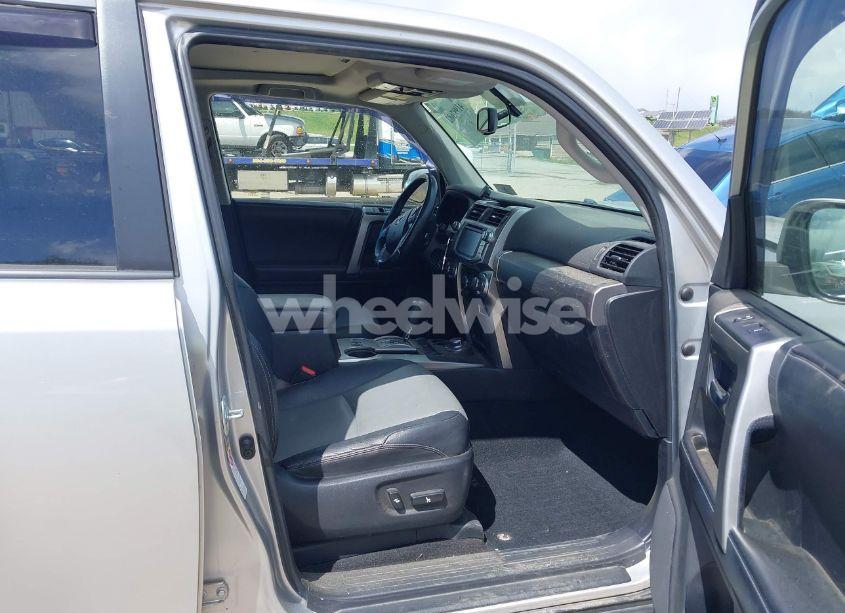 Photo 5 of 2016 Toyota 4runner SR5 PREMIUM (VIN JTEBU5JR5G5345167)