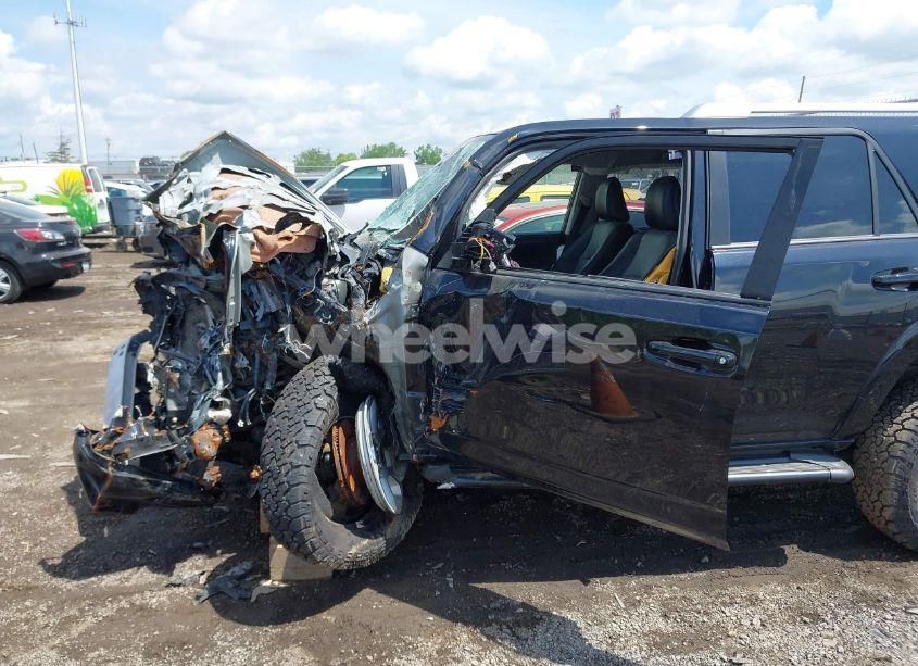 Photo 6 of 2017 Toyota 4runner SR5 PREMIUM (VIN JTEBU5JR5H5468940)