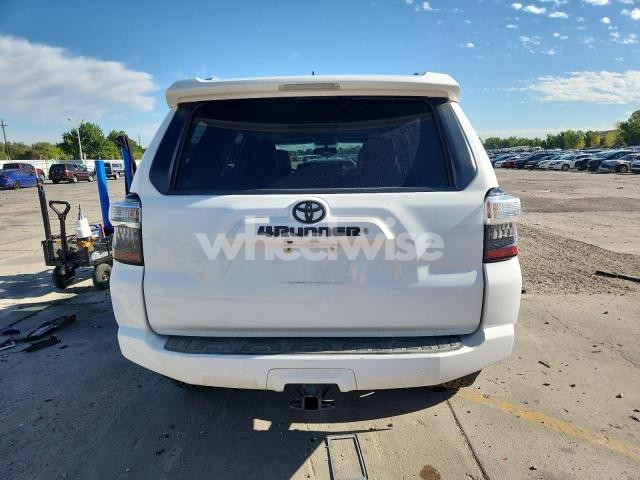 Photo 6 of 2018 TOYOTA 4RUNNER SR5/SR5 PREMIUM (VIN JTEBU5JR5J5561253)