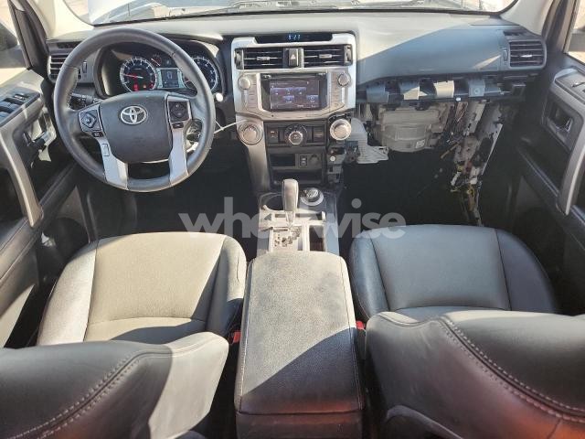 Photo 9 of 2018 TOYOTA 4RUNNER SR5/SR5 PREMIUM (VIN JTEBU5JR5J5561253)