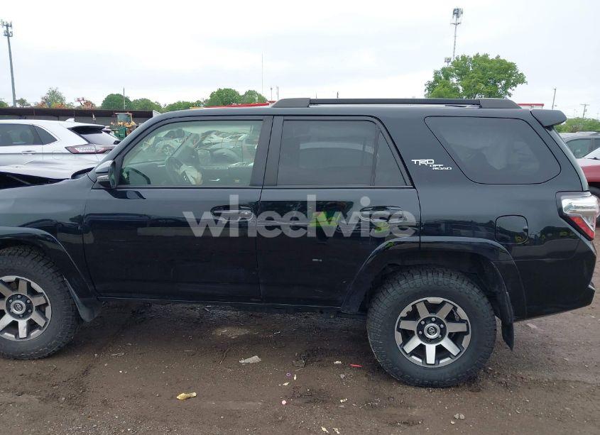 Photo 14 of 2019 Toyota 4runner TRD OFF ROAD PREMIUM (VIN JTEBU5JR5K5622909)