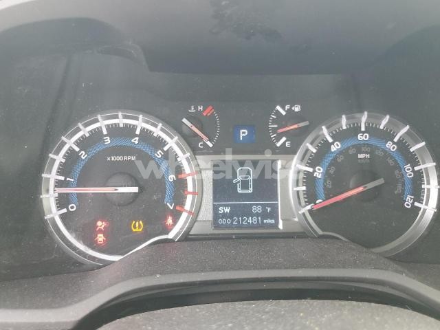 Photo 2 of 2019 TOYOTA 4RUNNER SR5/SR5 PREMIUM (VIN JTEBU5JR5K5701352)