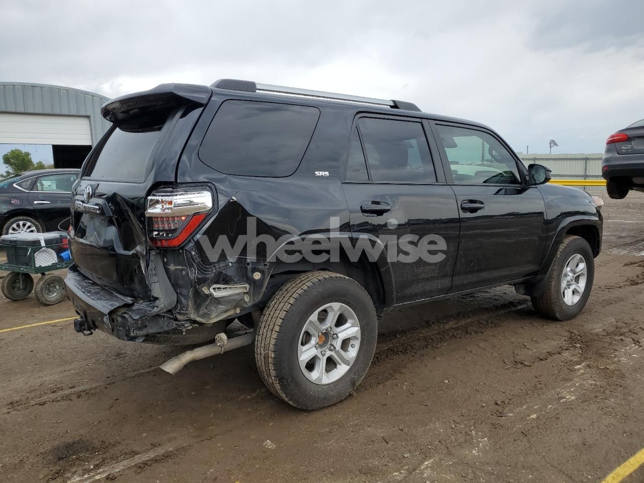 Photo 3 of 2020 TOYOTA 4RUNNER SR5/SR5 PREMIUM (VIN JTEBU5JR5L5752612)