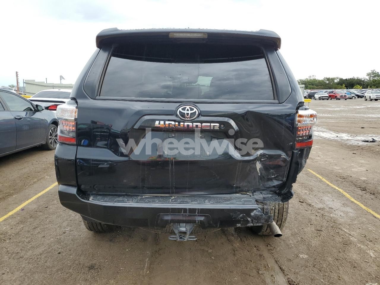 Photo 6 of 2020 TOYOTA 4RUNNER SR5/SR5 PREMIUM (VIN JTEBU5JR5L5752612)