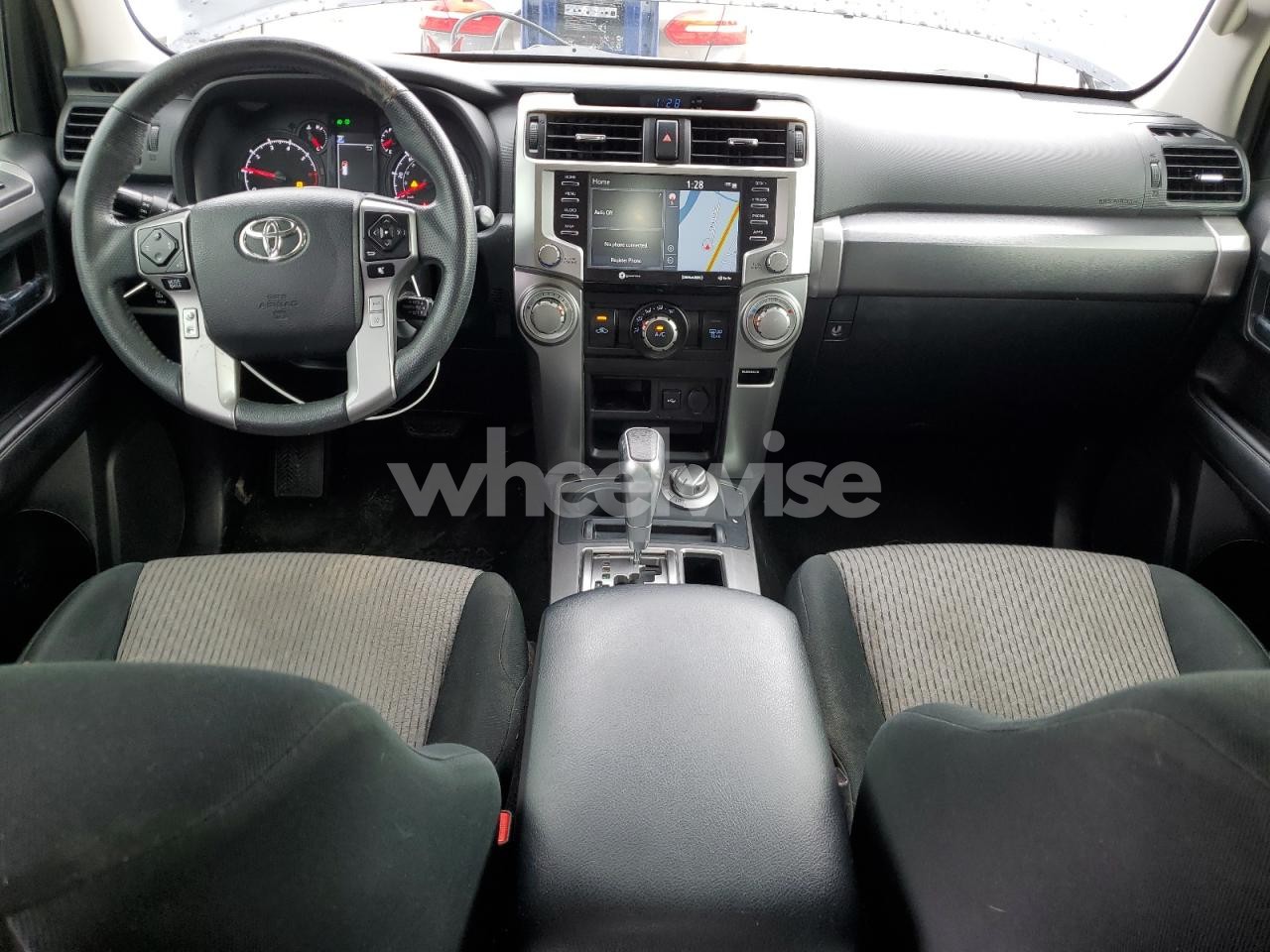 Photo 8 of 2020 TOYOTA 4RUNNER SR5/SR5 PREMIUM (VIN JTEBU5JR5L5752612)