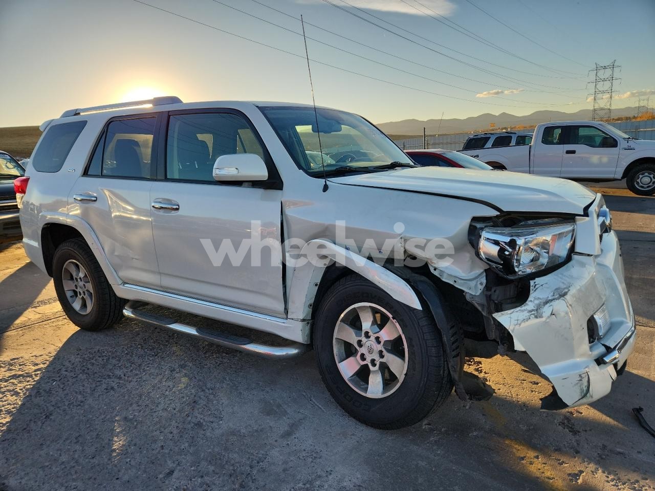 Photo 4 of 2013 TOYOTA 4RUNNER SR5 (VIN JTEBU5JR6D5141702)