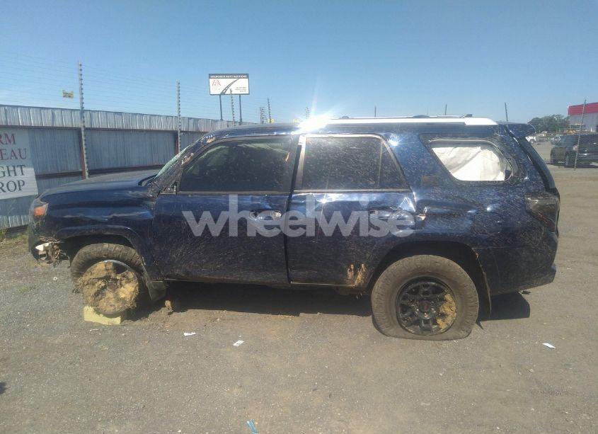 Photo 15 of 2016 Toyota 4runner SR5 (VIN JTEBU5JR6G5280023)