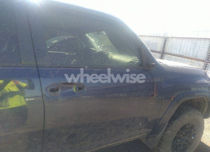 Photo 21 of 2016 Toyota 4runner SR5 (VIN JTEBU5JR6G5280023)