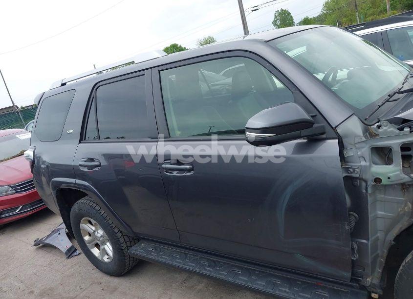 Photo 14 of 2017 Toyota 4runner SR5 PREMIUM (VIN JTEBU5JR6H5413431)