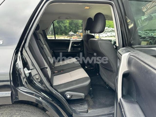 Photo 4 of 2017 TOYOTA 4RUNNER SR5/SR5 PREMIUM (VIN JTEBU5JR6H5415941)