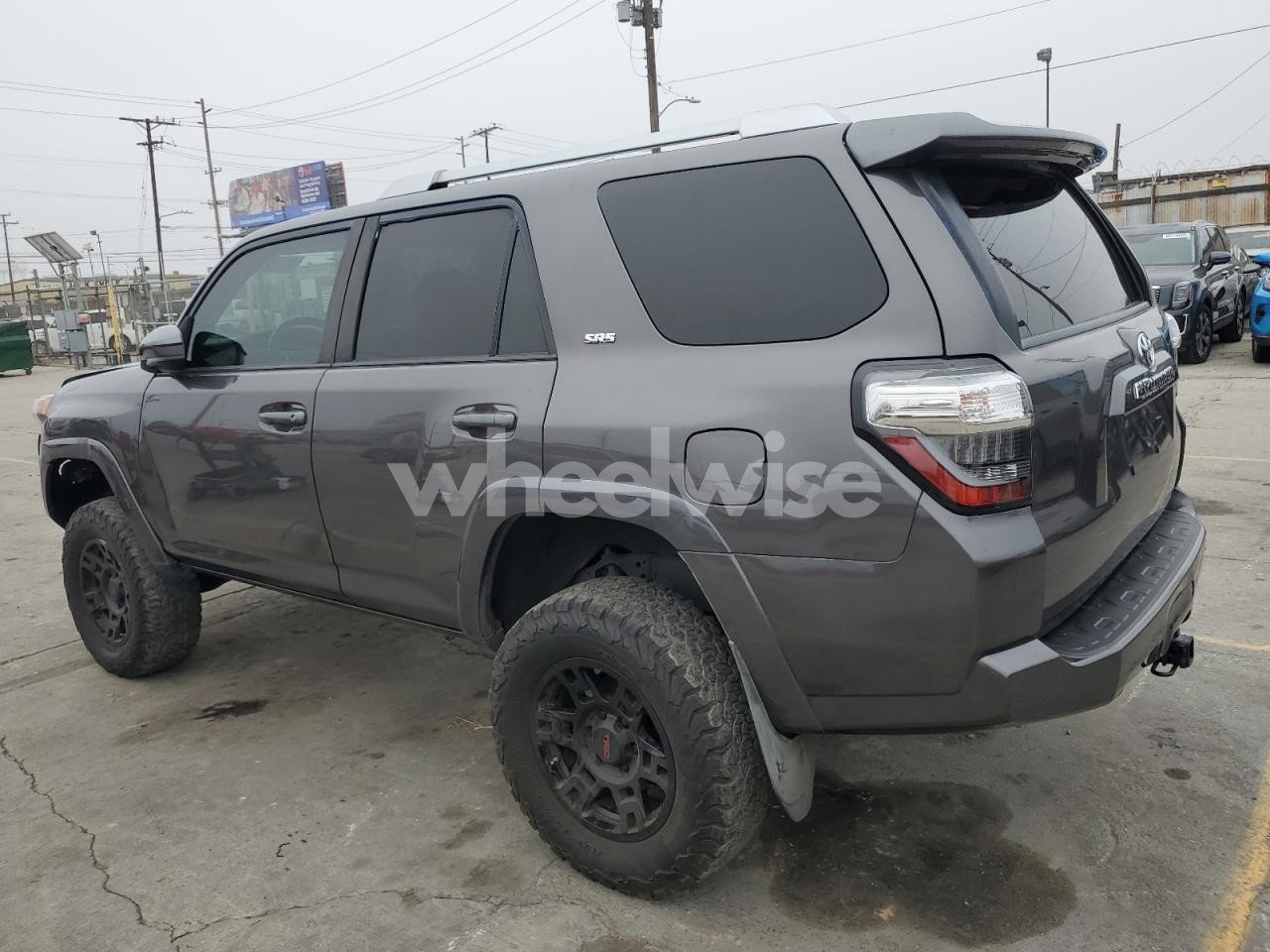 Photo 2 of 2017 TOYOTA 4RUNNER SR5/SR5 PREMIUM (VIN JTEBU5JR6H5451628)