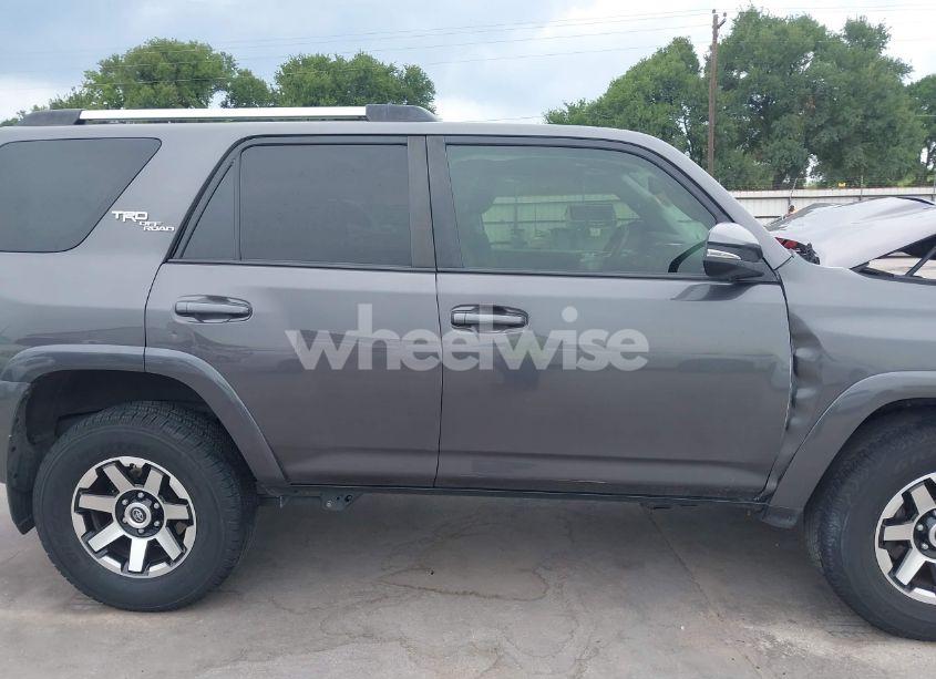 Photo 14 of 2017 Toyota 4runner TRD OFF ROAD PREMIUM (VIN JTEBU5JR6H5480109)