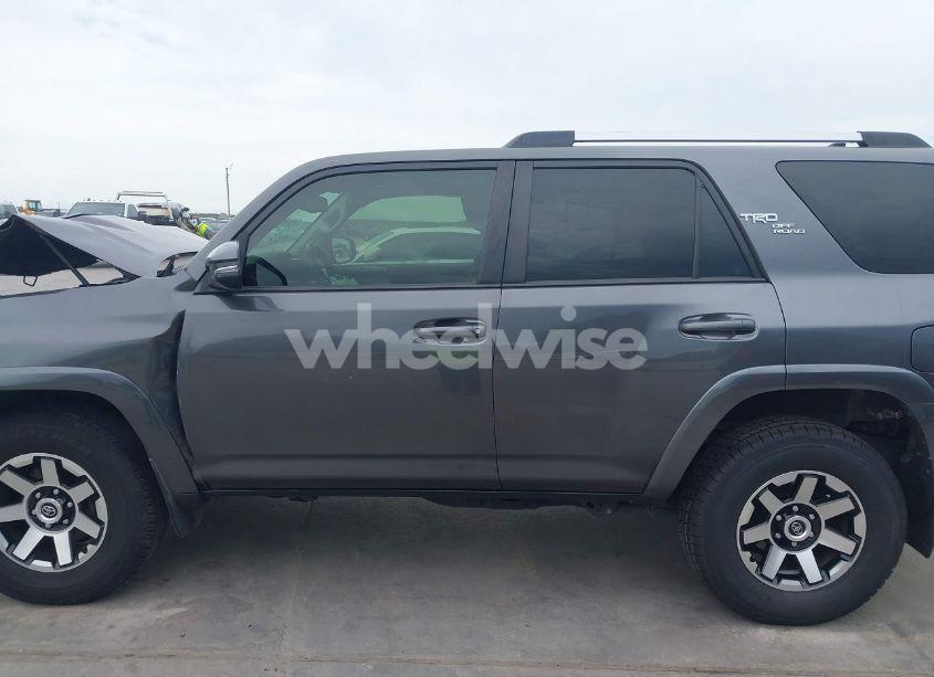 Photo 15 of 2017 Toyota 4runner TRD OFF ROAD PREMIUM (VIN JTEBU5JR6H5480109)