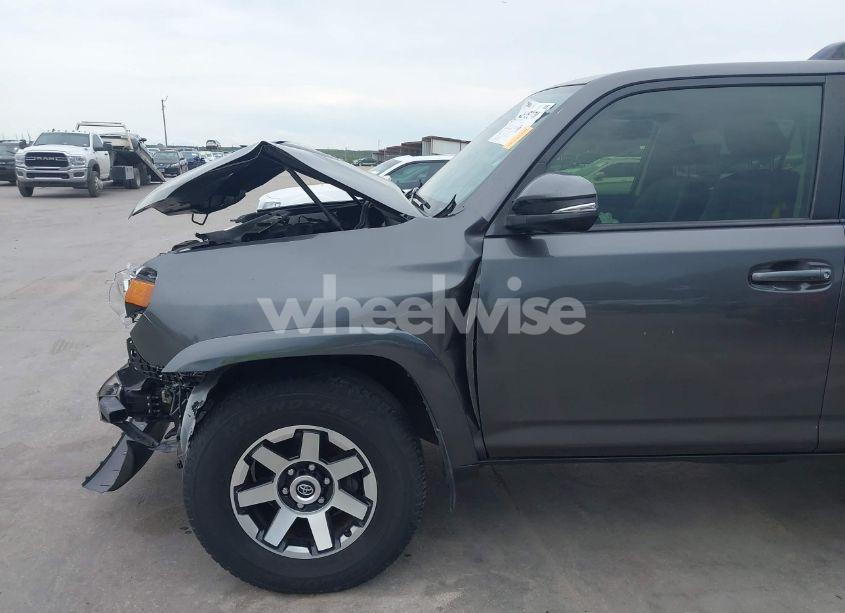 Photo 18 of 2017 Toyota 4runner TRD OFF ROAD PREMIUM (VIN JTEBU5JR6H5480109)