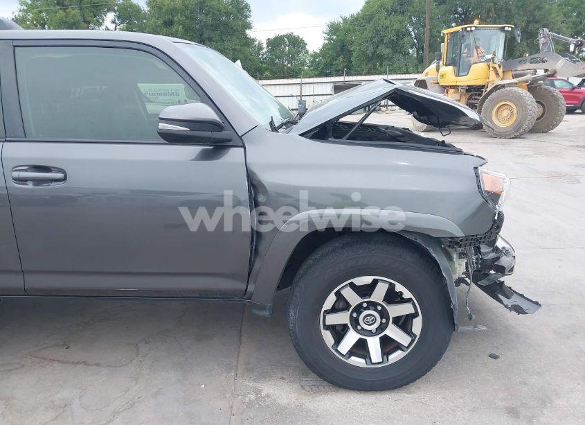 Photo 19 of 2017 Toyota 4runner TRD OFF ROAD PREMIUM (VIN JTEBU5JR6H5480109)