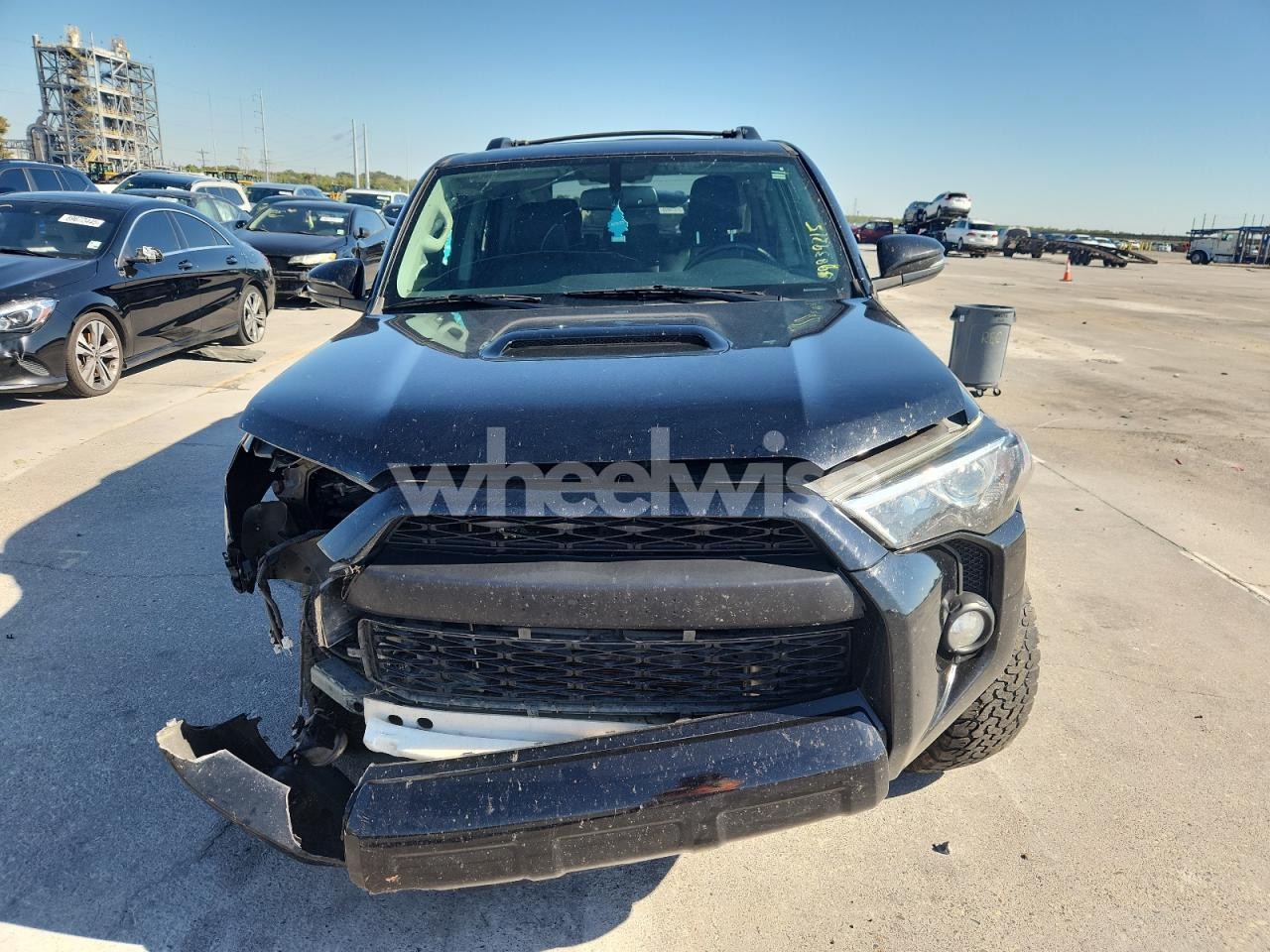 Photo 5 of 2019 TOYOTA 4RUNNER SR5/SR5 PREMIUM (VIN JTEBU5JR6K5661718)