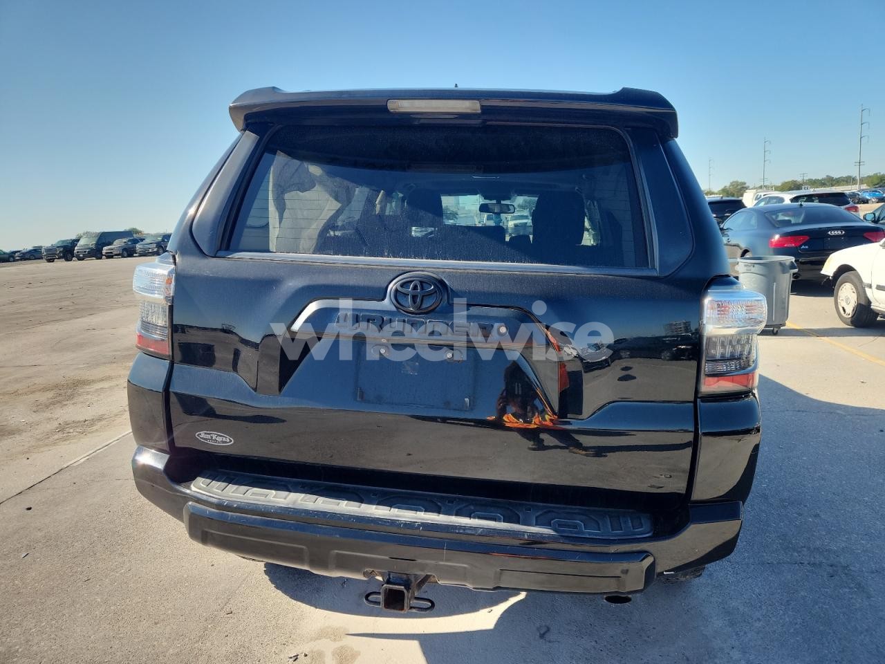 Photo 6 of 2019 TOYOTA 4RUNNER SR5/SR5 PREMIUM (VIN JTEBU5JR6K5661718)